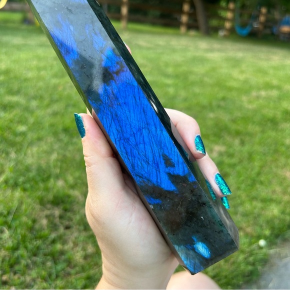 Labradorite tower 1.8 lbs - Picture 4 of 6